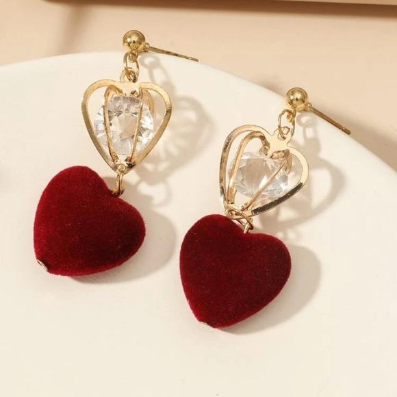 Heart decor drop earrings - Picture 3 of 3